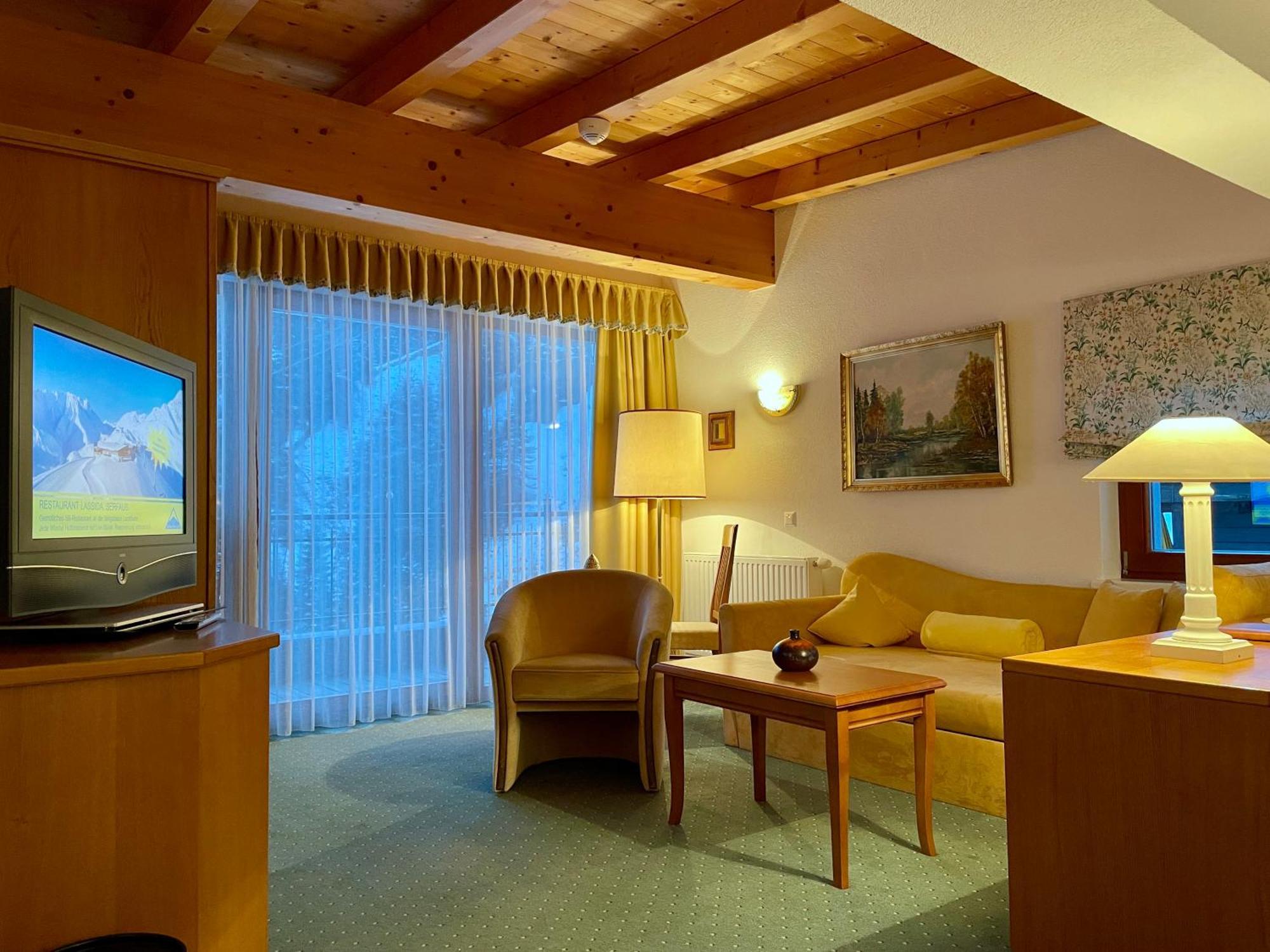 Hotel Garni Zerzer Serfaus Exterior photo